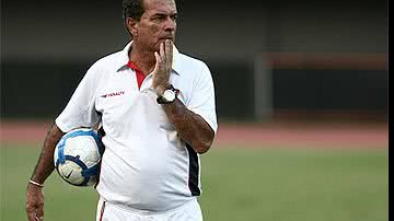 Imagem Ricardo Silva não tem resposta do Vitória sobre permanência no clube