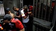 Imagem Vídeos: torcedores do Vitória se revoltam com confusão na saída da Fonte Nova