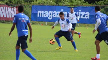 Imagem Bahia faz último treino em Salvador antes de jogo contra o Coxa