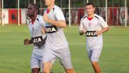 Imagem Com jovem da base, Vitória volta aos treinos visando BaVi