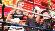 Imagem Cris Cyborg atropela francesa  em competição de muay thai