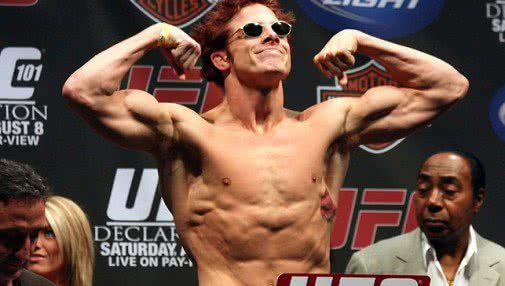 Imagem UFC demite lutador por uso de maconha