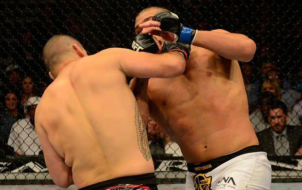 Imagem Pezão é derrotado no UFC e reclama da arbitragem de brasileiro