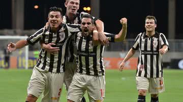 Imagem Vitória vence o Goiás na Arena e faz a festa com a torcida
