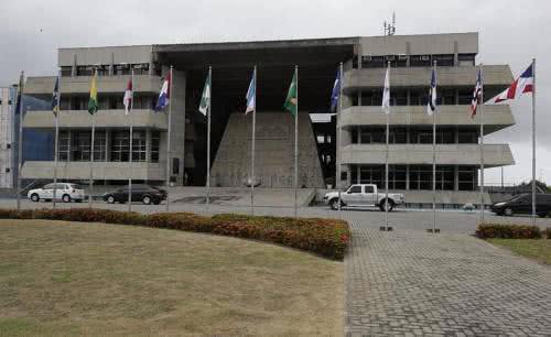 Imagem DEM e PSDB querem proibir governo de celebrar antecipação dos royalties