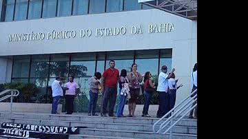 Imagem Servidores do MP param por 24 horas