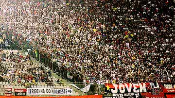 Imagem Vitória avisa flamenguistas: visitantes não poderão ficar na torcida do Leão