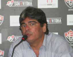Imagem "O presidente Alexi Portela tirou o Vitória da lama", declarou Falcão
