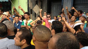 Imagem 2 de Julho: aliados de Neto tentam abafar vaias