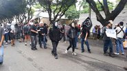 Imagem &quot;Mídia Fascista, polícia terrorista&quot;, gritam manifestantes