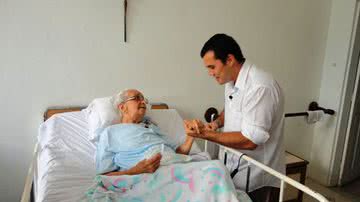 Imagem Segundo a família, Dona Canô apresenta melhora neste domingo