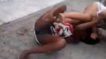 Imagem Vídeo: travestis saem no tapa em Feira de Santana