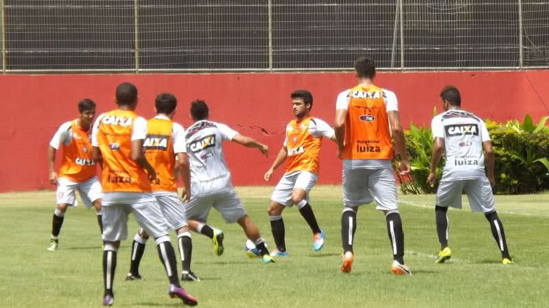 Imagem Ney Franco relaciona 20 jogadores para primeiro jogo da temporada