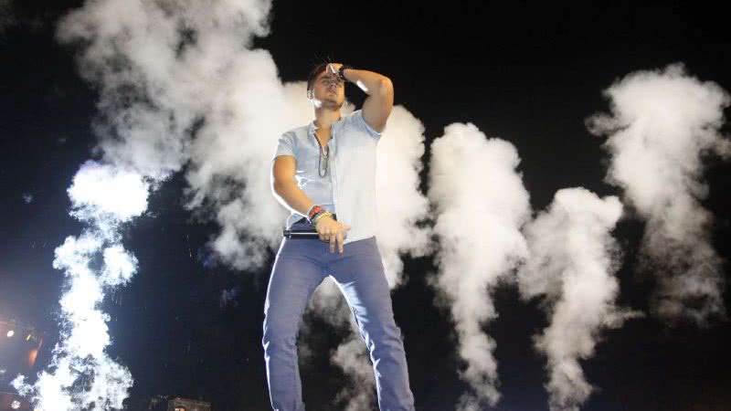 Imagem Luan Santana faz show com sintonia perfeita com público