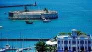 Imagem Catamarã naufraga em Salvador