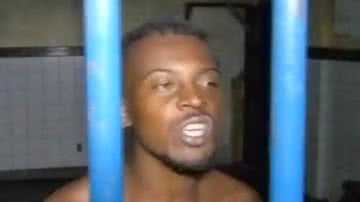 Imagem Vídeo: homem ameaça e tenta matar a própria mãe