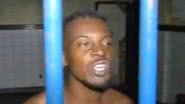 Imagem Vídeo: homem ameaça e tenta matar a própria mãe