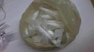 Imagem PM prende homem com drogas na Santa Cruz