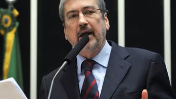 Imagem PSDB acusa Graça Foster de prevaricar e pede seu afastamento da Petrobras