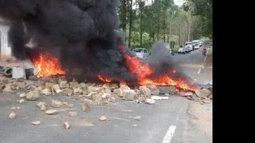 Imagem Após dois dias de protesto, BR- 420 é liberada em Jiquiriçá
