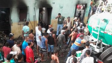 Imagem Itapetinga: casa pega fogo e carro pipa chega sem água