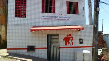 Imagem Burocracia pode condenar projeto que cuida de crianças soropositivas em SSA