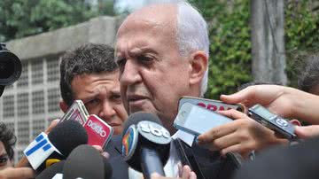 Imagem Senador Jarbas Vasconcelos defende anúncio de Marina já na terça