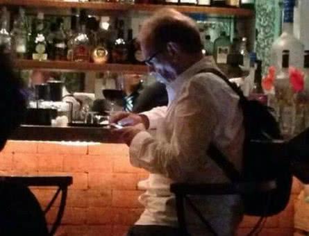 Imagem José Wilker é fotografado em restaurante horas antes de morrer