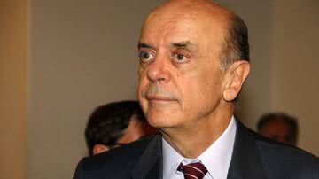 Imagem Serra afasta Neto da disputa e chama Wagner de incapaz