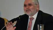 Imagem Gurgel se diz frustrado por deixar cargo antes do fim do processo do mensalão