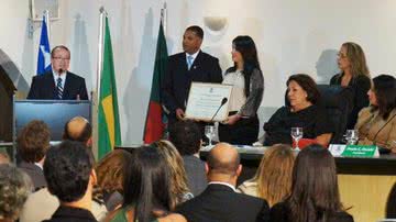 Imagem  Ministra Eliana Calmon recebe título de Cidadã Porto-segurense