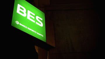 Imagem Portugal: bolsa é congelada após queda histórica de banco