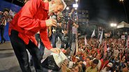 Imagem Em comício em Manaus, Lula chama Aécio de ‘companheiro’