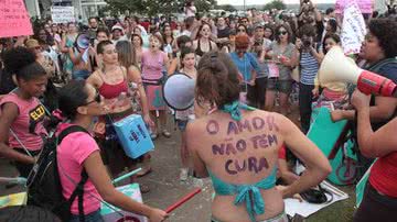 Imagem Marcha das Vadias reúne 2 mil pessoas no centro de Brasília