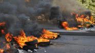 Imagem Em protesto, moradores fecham Via Parafuso
