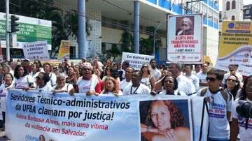 Imagem Servidores da UFBA fazem caminhada em memória de jornalista assassinada