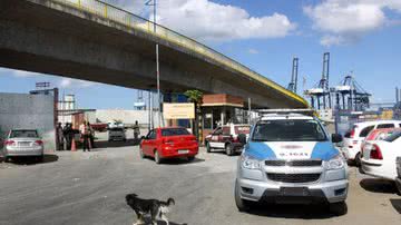 Imagem Caminhoneiros protestam no Porto de Salvador e deixam Cidade Baixa congestionada
