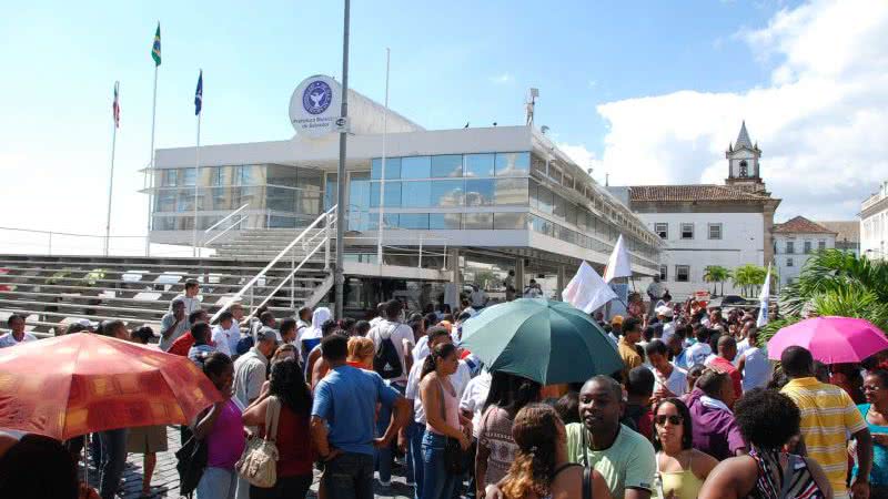Imagem Prestadores de serviço do PSF cruzam os braços em Salvador