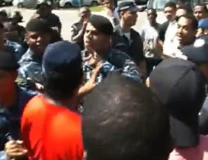 Imagem Briga: guardas municipais não se entendem e discutem em assembleia. Veja vídeo