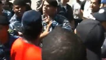 Imagem Briga: guardas municipais não se entendem e discutem em assembleia. Veja vídeo