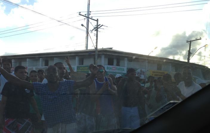 Imagem Protesto em Barra de Jacuípe chega a Ba-099