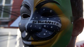 Imagem  Pedido de paz, protestos e vandalismo marcam manifestação em Salvador