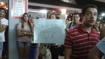 Imagem Alunos da Unime fazem manifestação por mais segurança