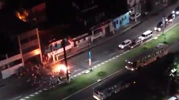 Imagem  Vídeo: moradores fecham Lucaia em protesto contra a polícia
