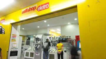 Imagem Funcionários da Selfshop fazem manifestação no Salvador Norte Shopping