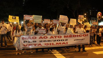 Imagem Enfermeiros realizaram manifestação na tarde desta sexta em Salvador
