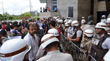 Imagem Marcelo Nilo recebe militantes do MPL na Alba