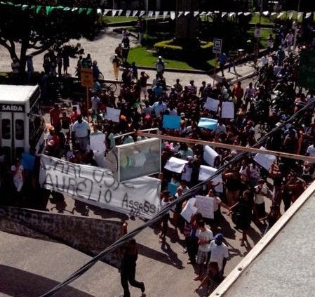 Imagem População de Amargosa vai às ruas protestar