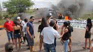 Imagem Moradores de Brumado fecham BA em protesto contra construção de presídio