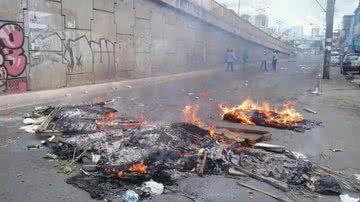 Imagem Protesto: moradores fecham Heitor Dias por falta d'água